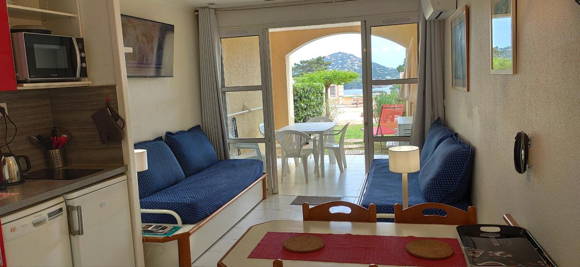 Cap Esterel T2 1ch 4-5p Rez-de-Jardin Vue Mer, Piscine, Parking et Ménage inclus, WIFI gratuit Saint-Raphaël Esterno foto